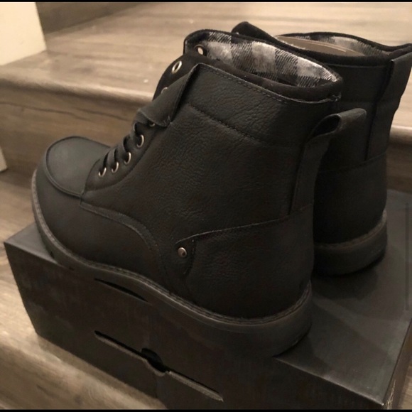 NIB Mens Black Vegan Leather Boot Lace up - Picture 6 of 8